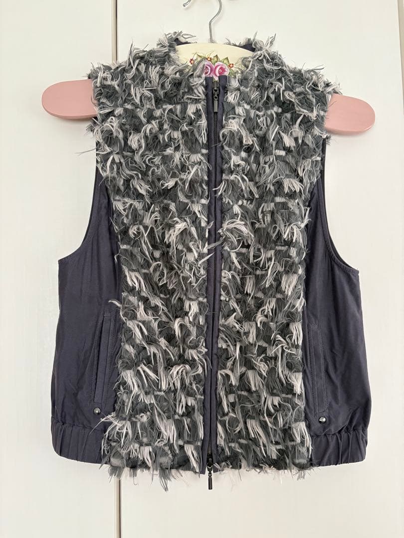 モラビトグレーとホワイトのジレ