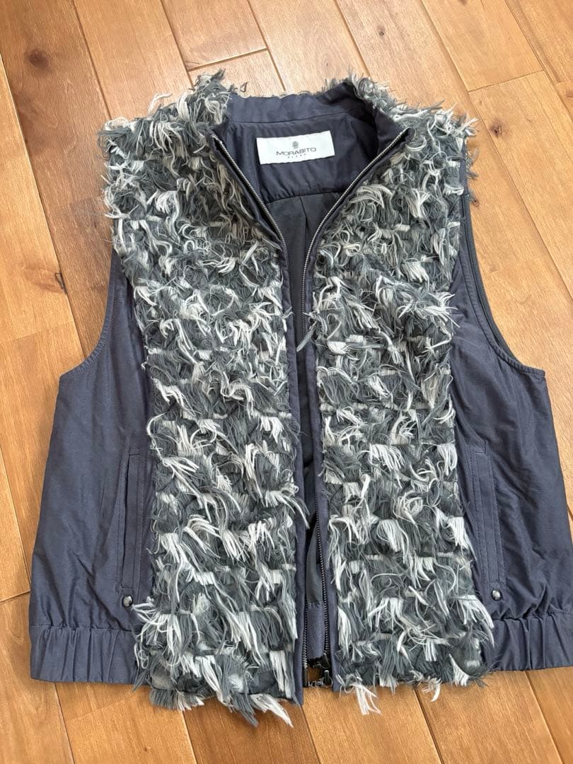 モラビトグレーとホワイトのジレ