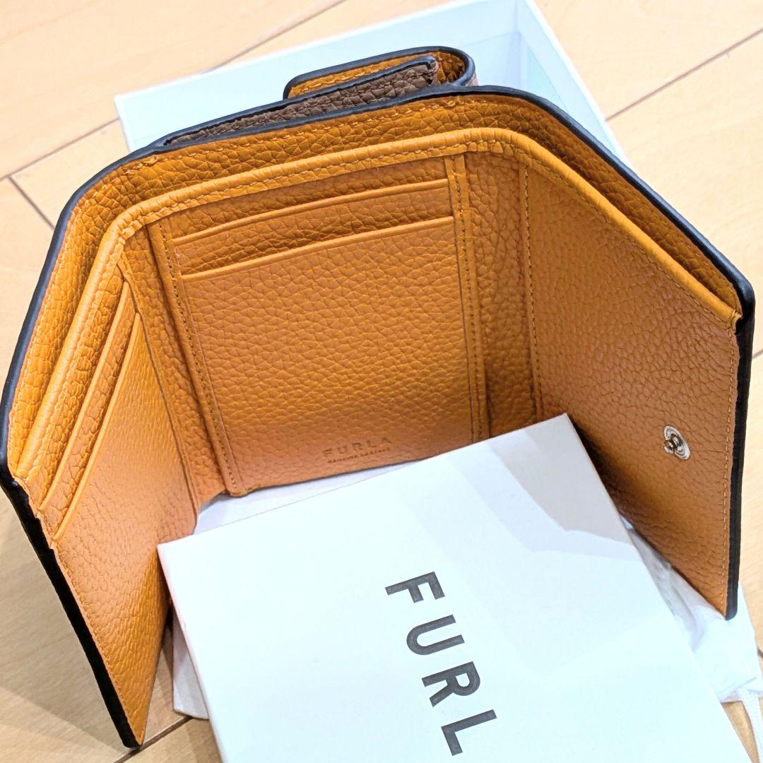 FURLA ブラウンレザー 三つ折り財布