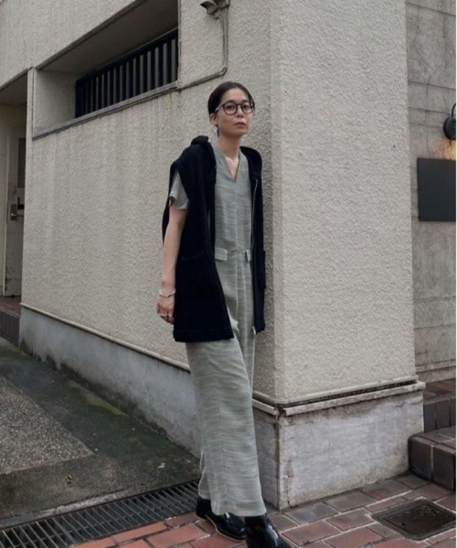 KARAMI RELAX ROMPERS ブラック　 Mサイズ