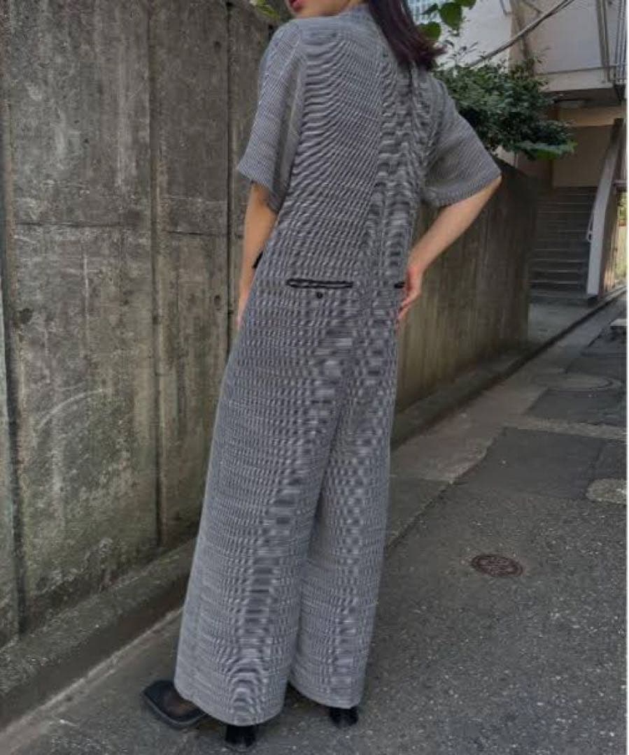 KARAMI RELAX ROMPERS ブラック　 Mサイズ