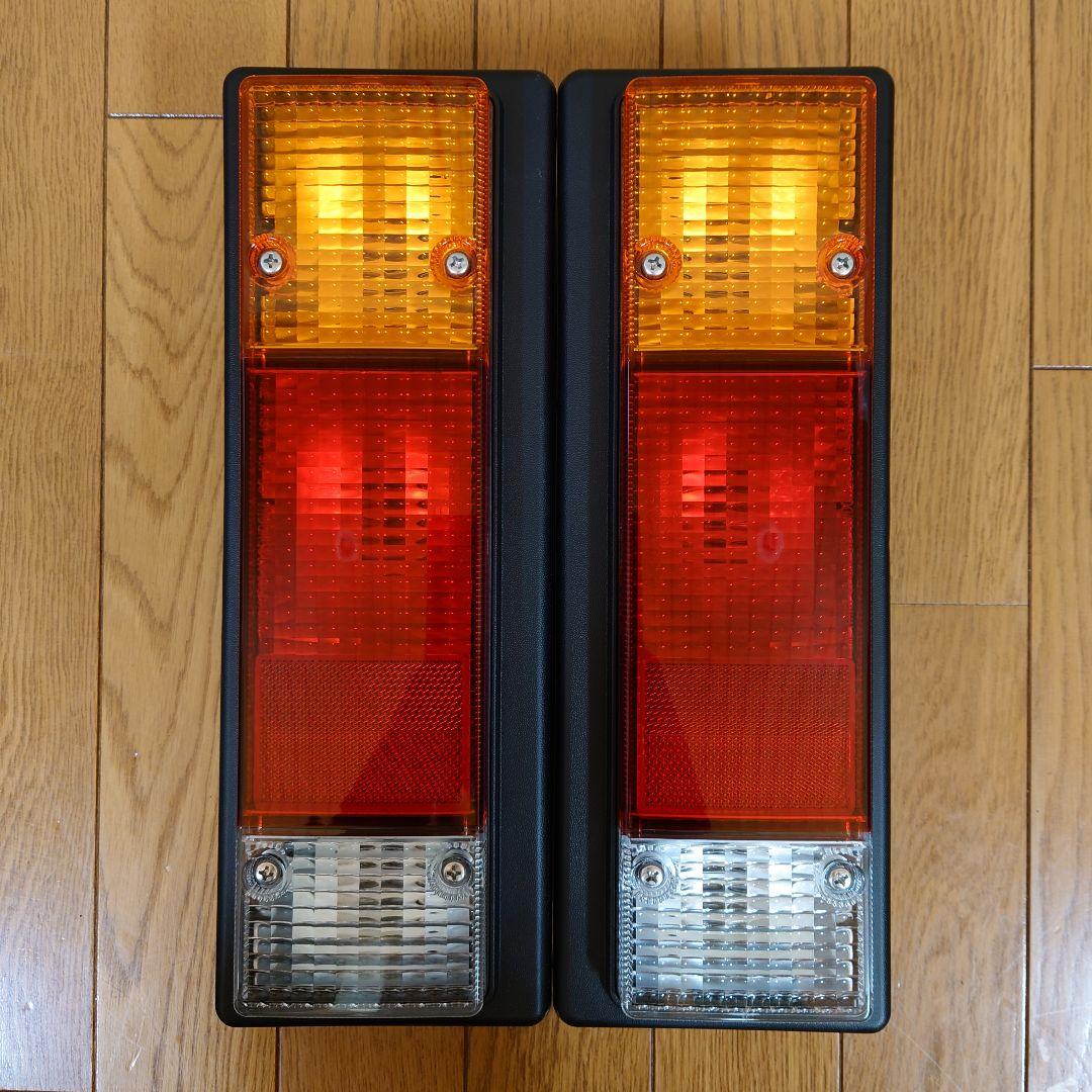 三菱 キャンター 純正 テールランプ 新車外し 左右セット