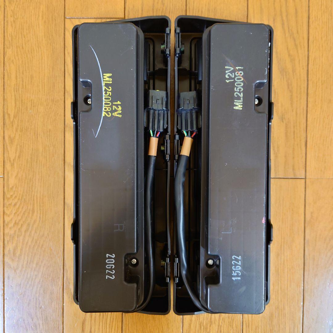 三菱 キャンター 純正 テールランプ 新車外し 左右セット