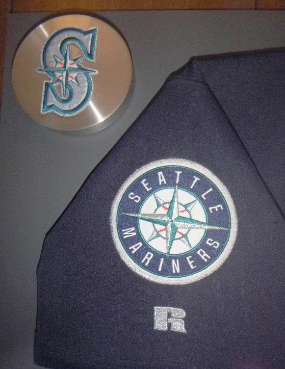 イチロー直筆サイン入り2004年Alternate jersey(額入り)