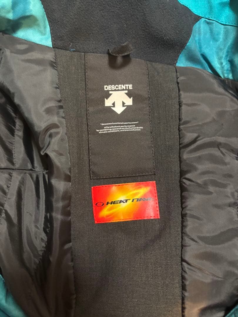 DESCENTE スキーウェアジャケット上位モデル