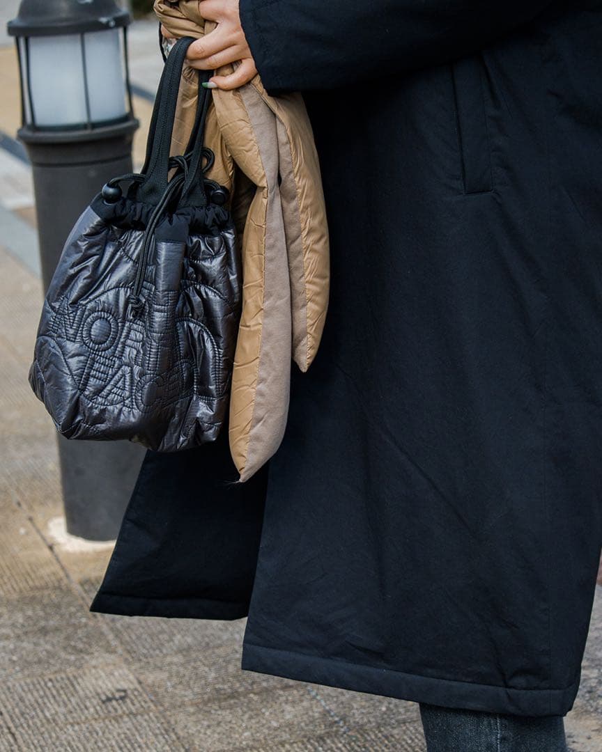 新品 ナナミカ 黒 光電子ダウンマフラー ユニセックス Down Muffler