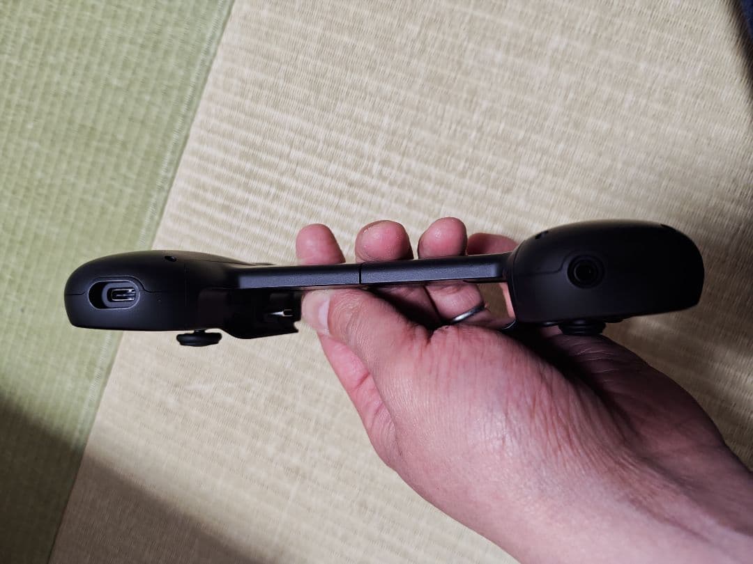 BACKBONE iPhone、Android用ゲームコントローラー