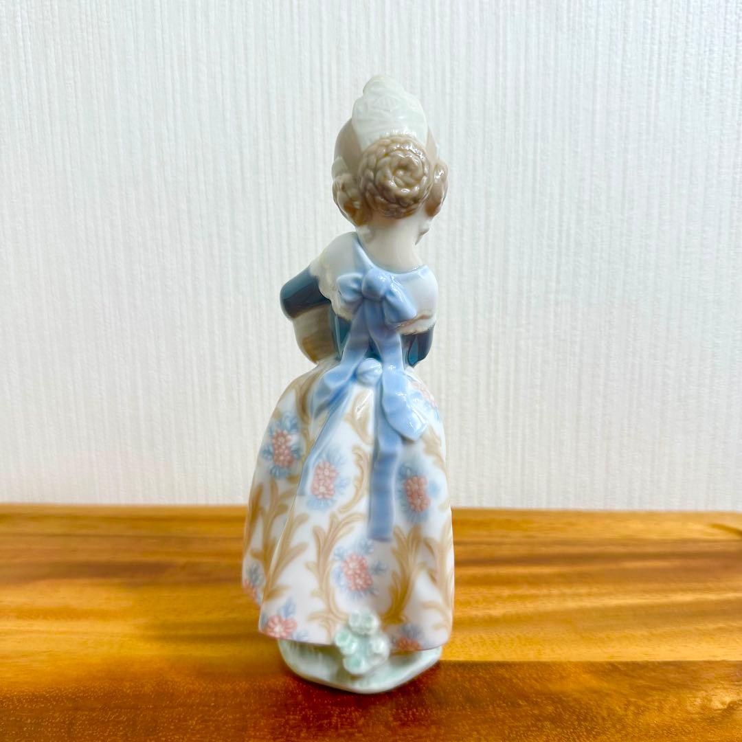 美品 リヤドロ LLADRO バレンシアの少女 オレンジがいっぱい 置物 陶器