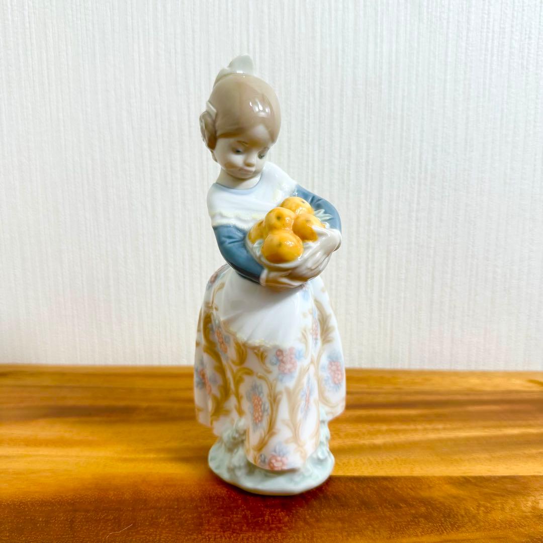 美品 リヤドロ LLADRO バレンシアの少女 オレンジがいっぱい 置物 陶器