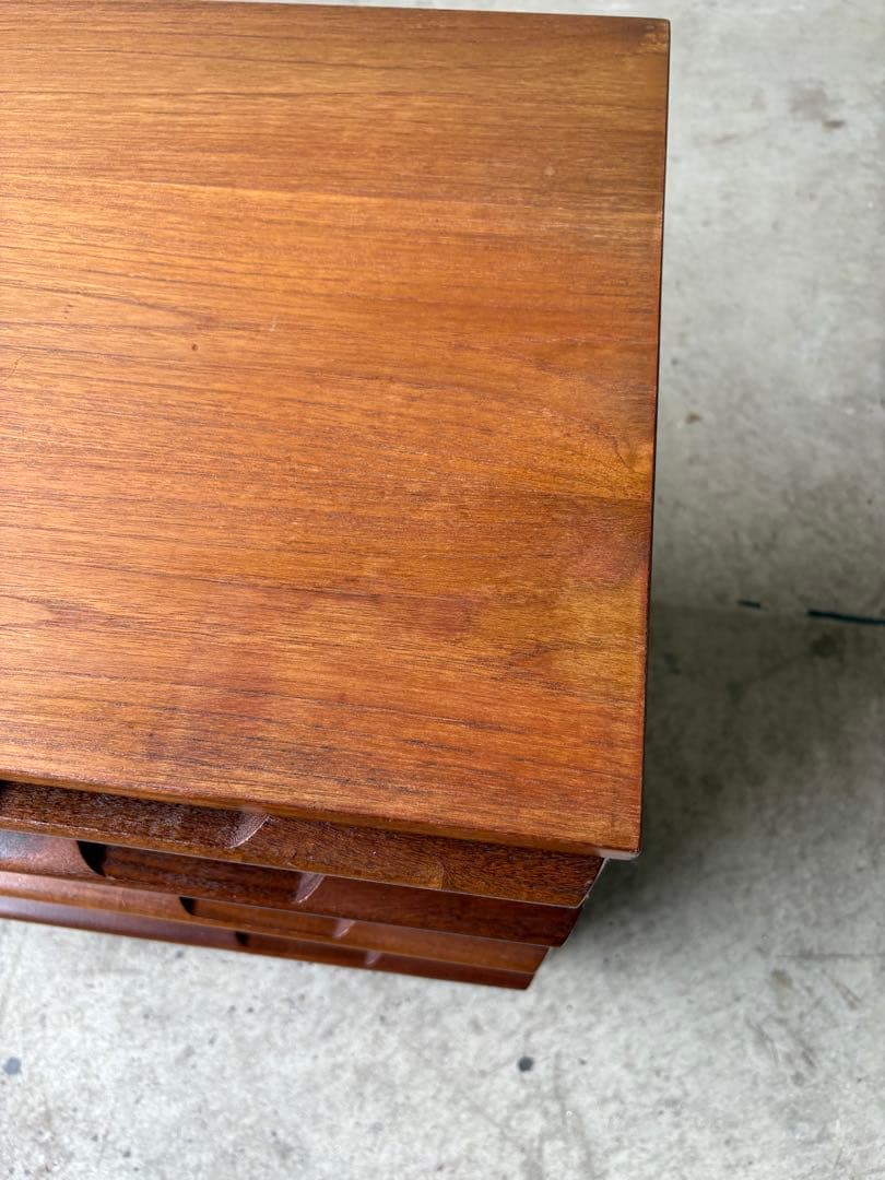 4段チェスト　ミッドセンチュリー　ヴィンテージ　サイドチェスト