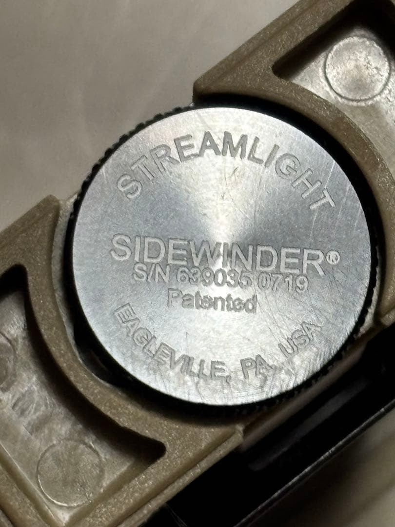 米軍放出品　実物　希少　グリーンライト　ストリームライト　サイドワインダー