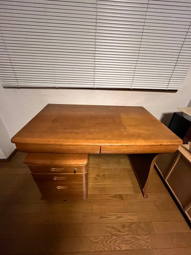 miu⭐︎さま　学習机のみ　オクモト