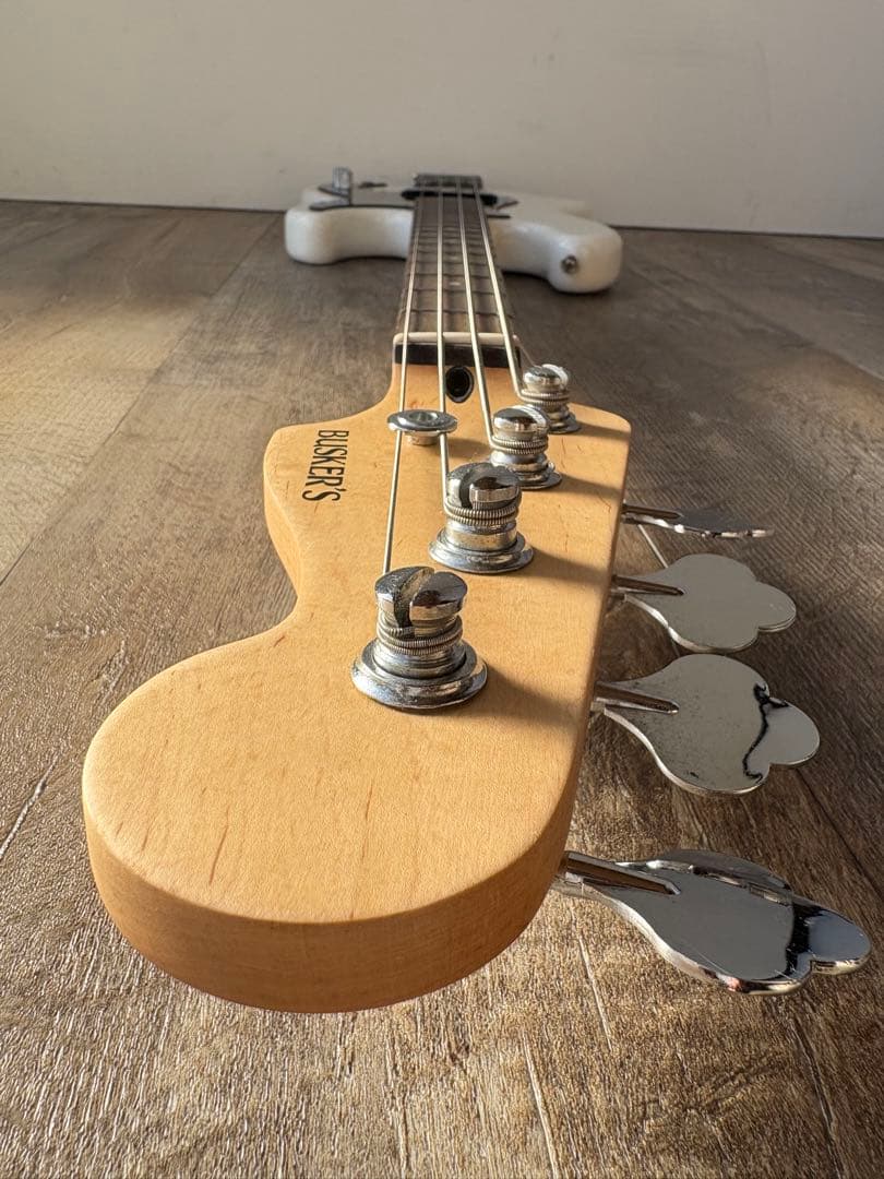 バスカーズ　ベース　エレキベース　オマケ付き！