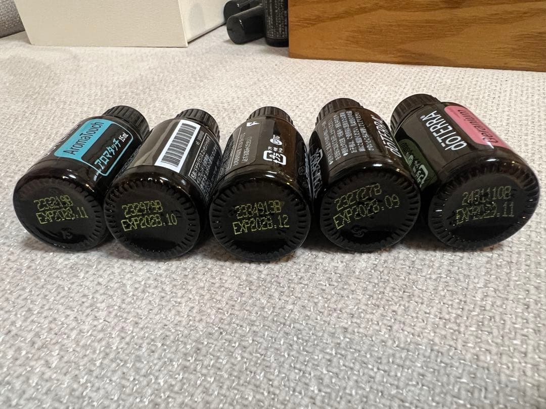 【値下げ】ドテラ エッセンシャルオイル26本セット/タッチ3本/ディフューザー