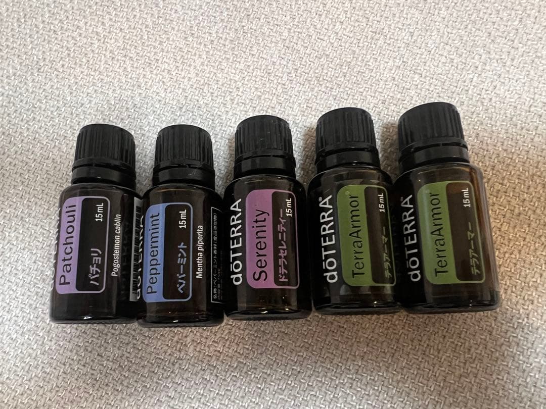 【値下げ】ドテラ エッセンシャルオイル26本セット/タッチ3本/ディフューザー