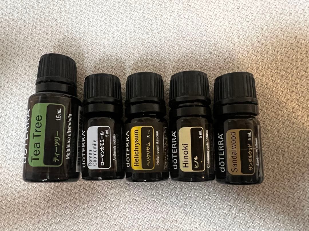 【値下げ】ドテラ エッセンシャルオイル26本セット/タッチ3本/ディフューザー