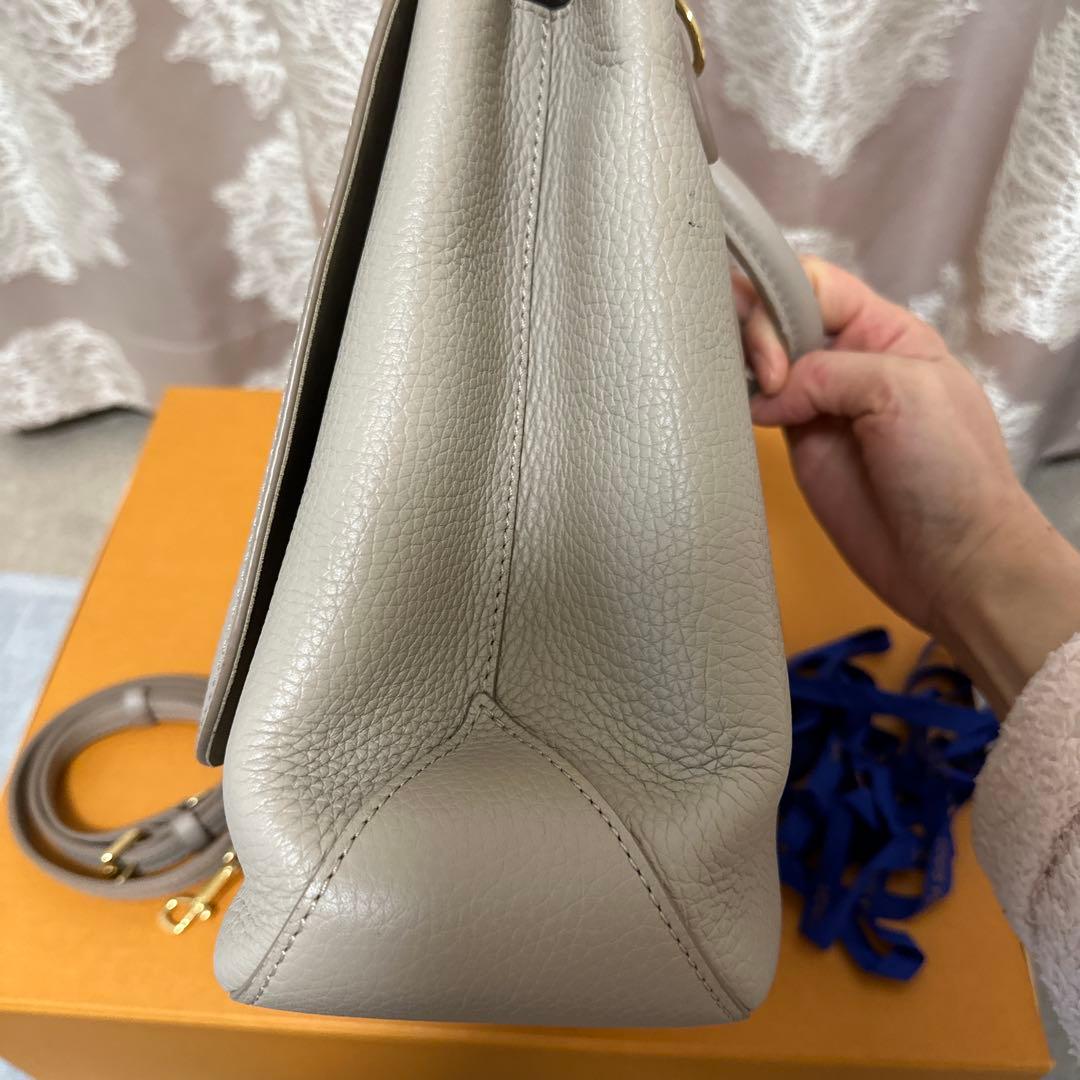 ブランド名 LOUIS VUITTON（ルイ・ヴィトン）