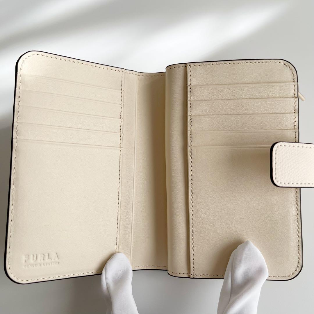 新品 未使用　FURLA　フルラ　二つ折り財布　バビロン　フラワー　花柄