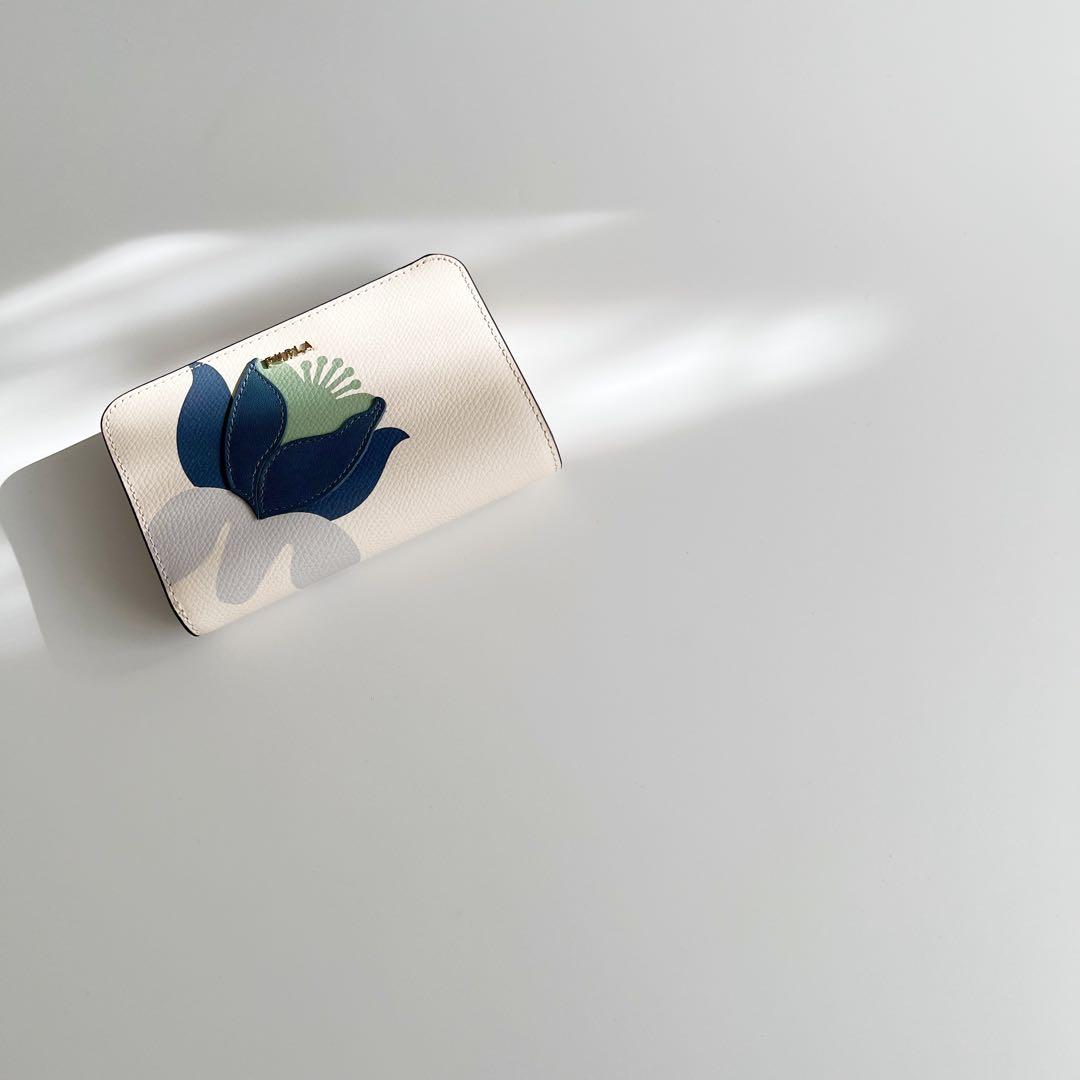 新品 未使用　FURLA　フルラ　二つ折り財布　バビロン　フラワー　花柄