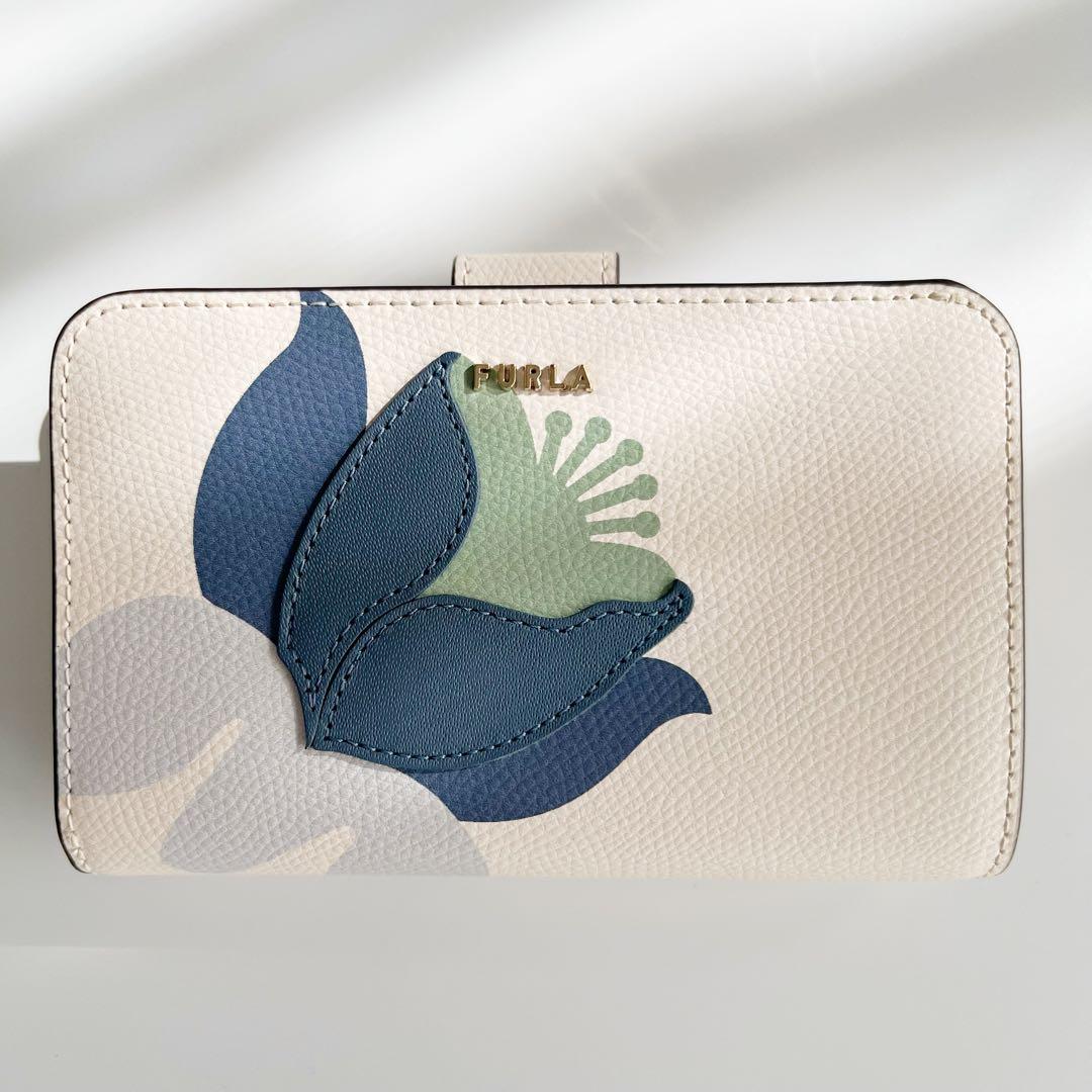 新品 未使用　FURLA　フルラ　二つ折り財布　バビロン　フラワー　花柄