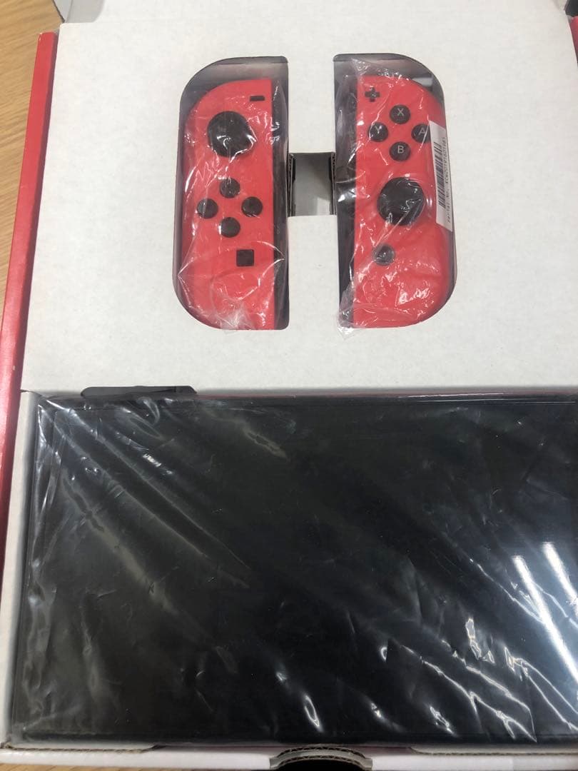 Nintendo Switch 有機ELモデル マリオレッド