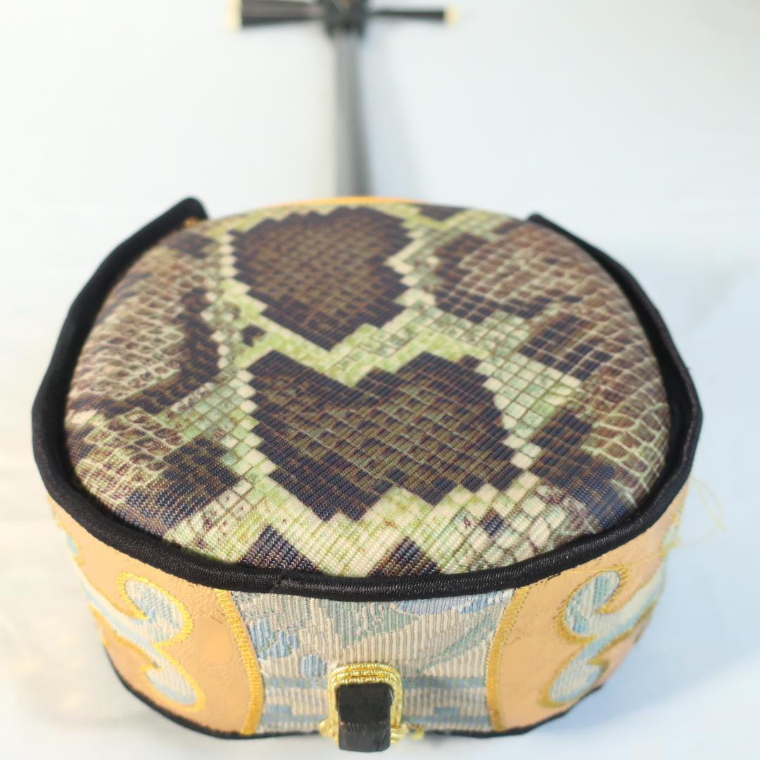 沖縄三線 ハードケース付 爪 予備弦 CD 付属 和楽器