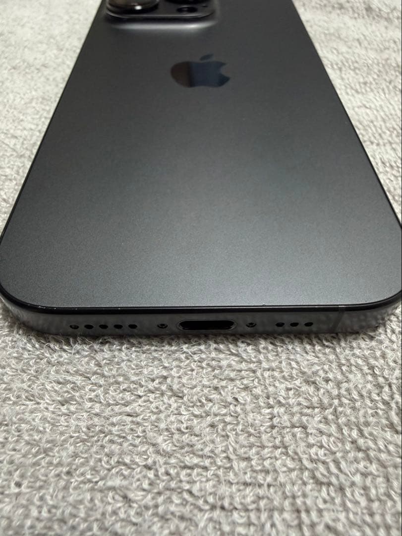 Apple iPhone 16 Pro ブラックチタニウム 128GB
