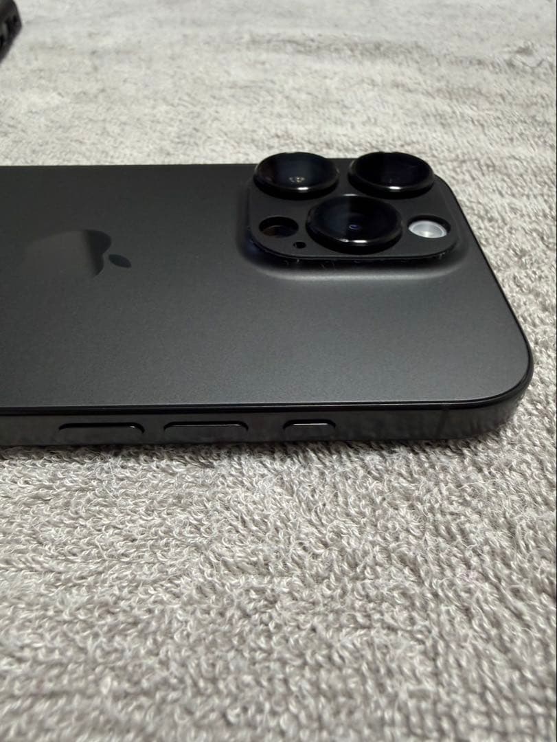 Apple iPhone 16 Pro ブラックチタニウム 128GB