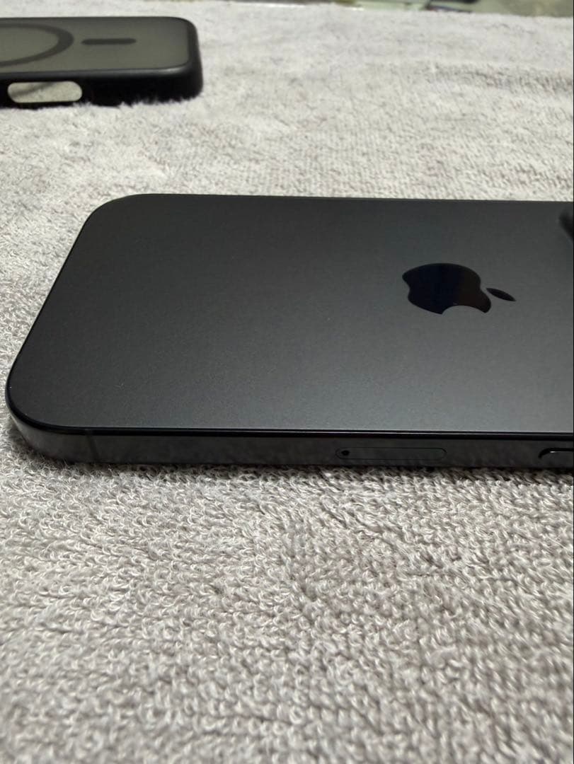 Apple iPhone 16 Pro ブラックチタニウム 128GB