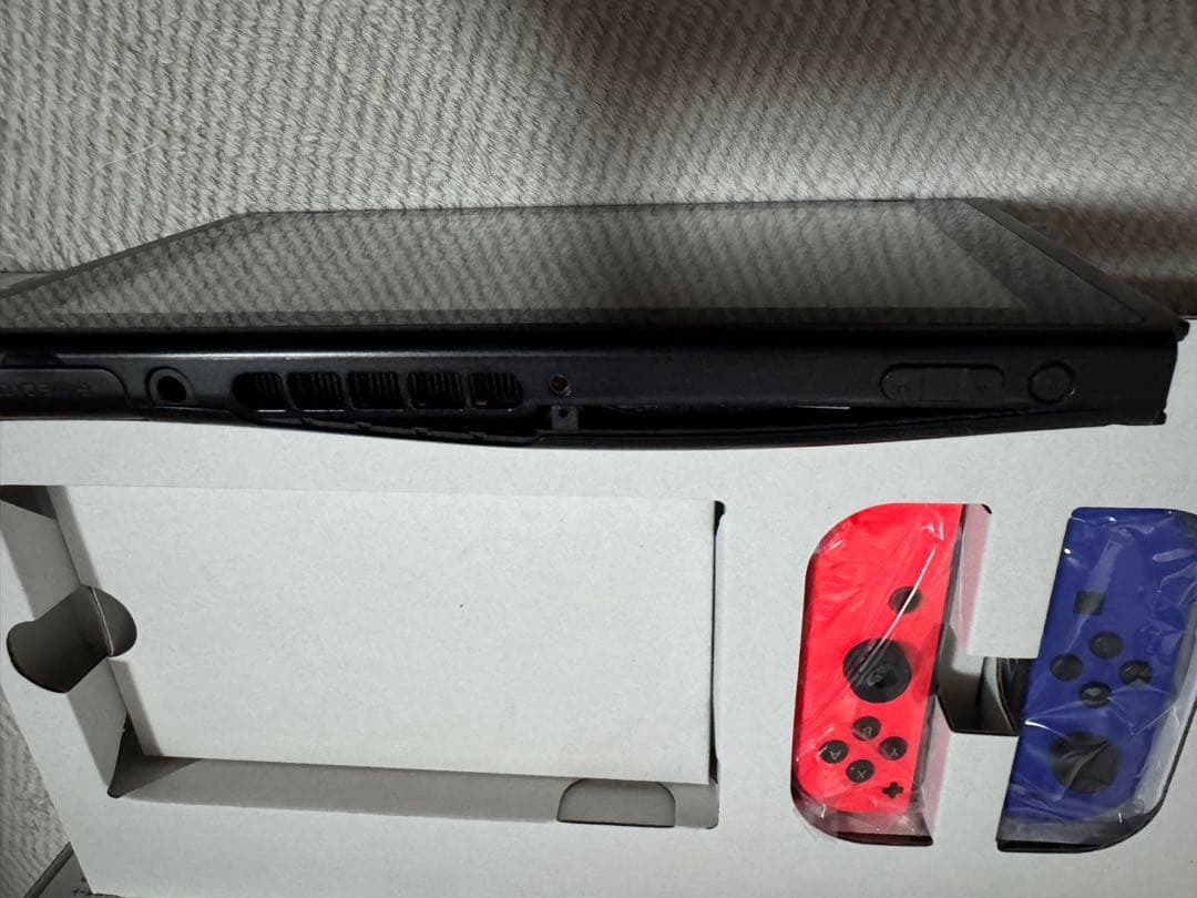 Nintendo Switch ネオンブルー・ネオンレッド