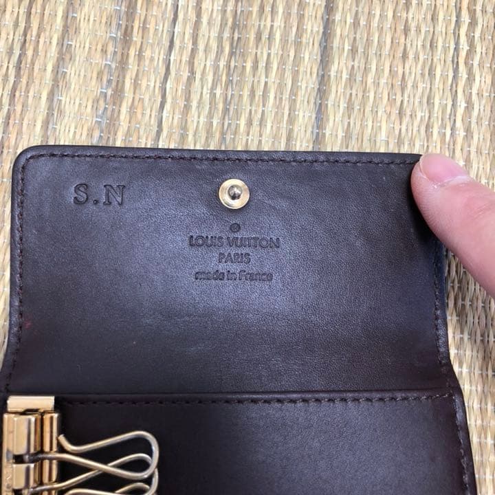 ルイヴィトン キーケース ヴェルニ