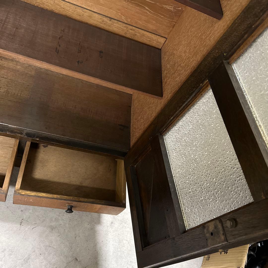 アンテーク様 木製キャビネット ガラス扉付き 引き出し2つ