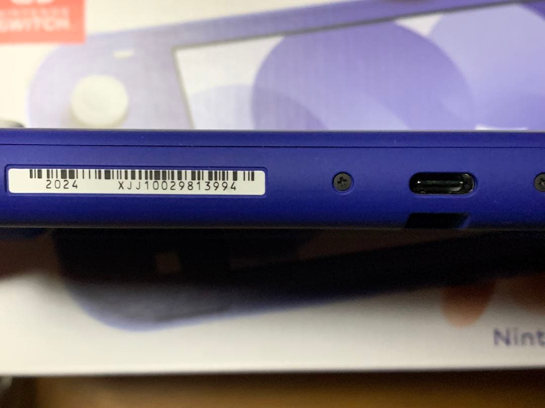 任天堂Switch ライト　ブルー