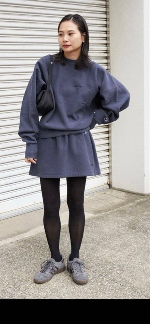 HOLIDAY スウェット