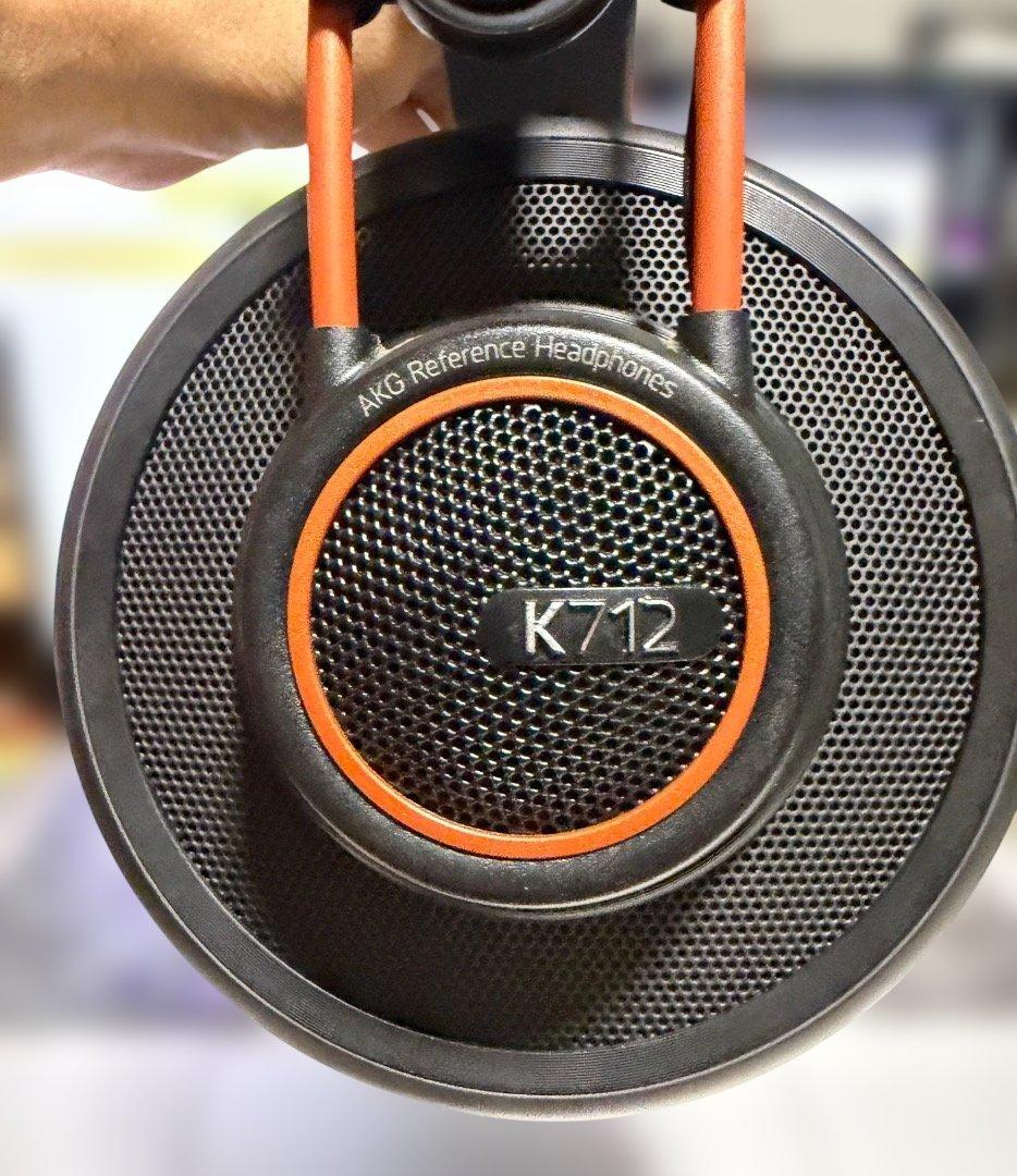 AKG Ｃ200ケーブル付き AKG K712 PRO （キャリングポーチ欠品）