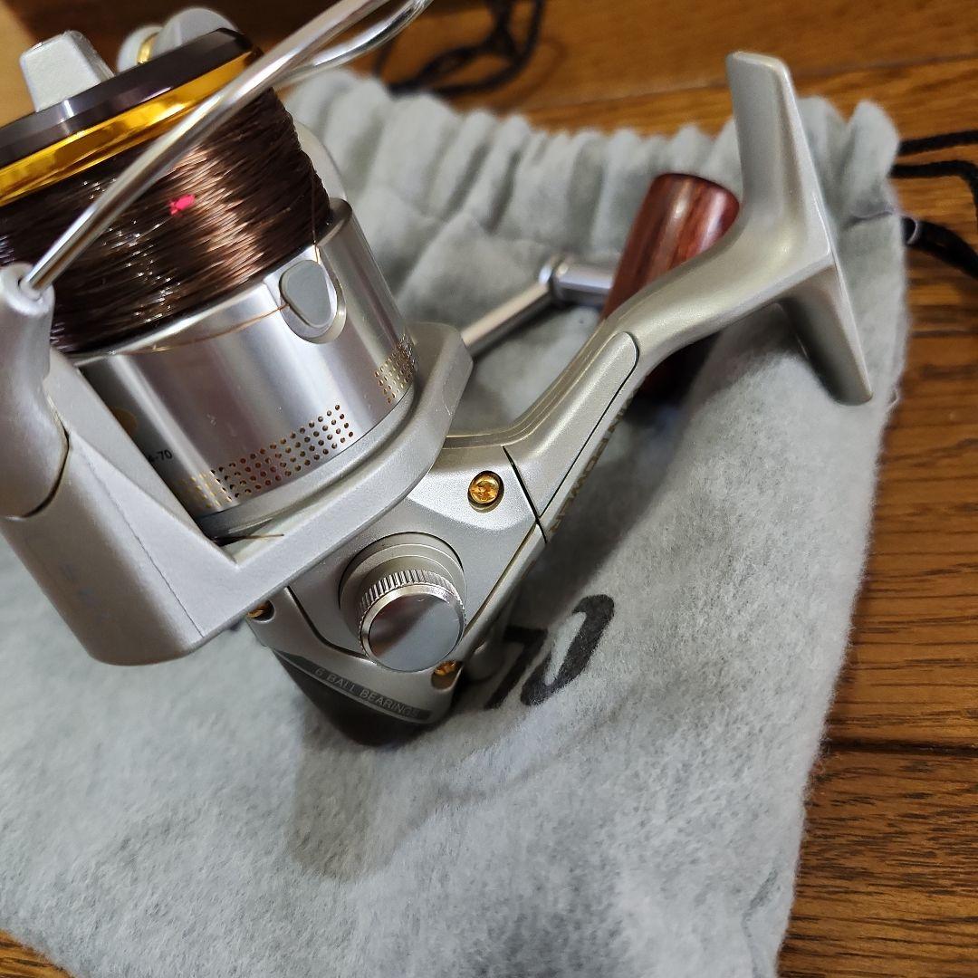 SHIMANO TWIN POWER 2000 スピニングリール