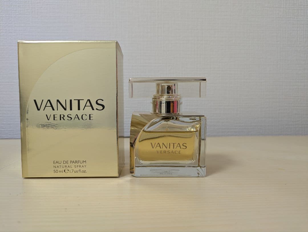 VERSACE ヴェルサーチ ヴェルサーチェ ヴァニタス 50ml 香水