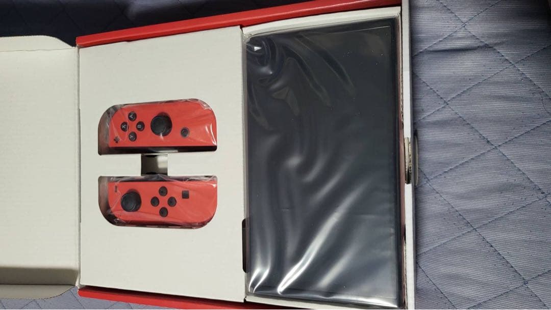 Nintendo Switch 有機ELモデル マリオレッド