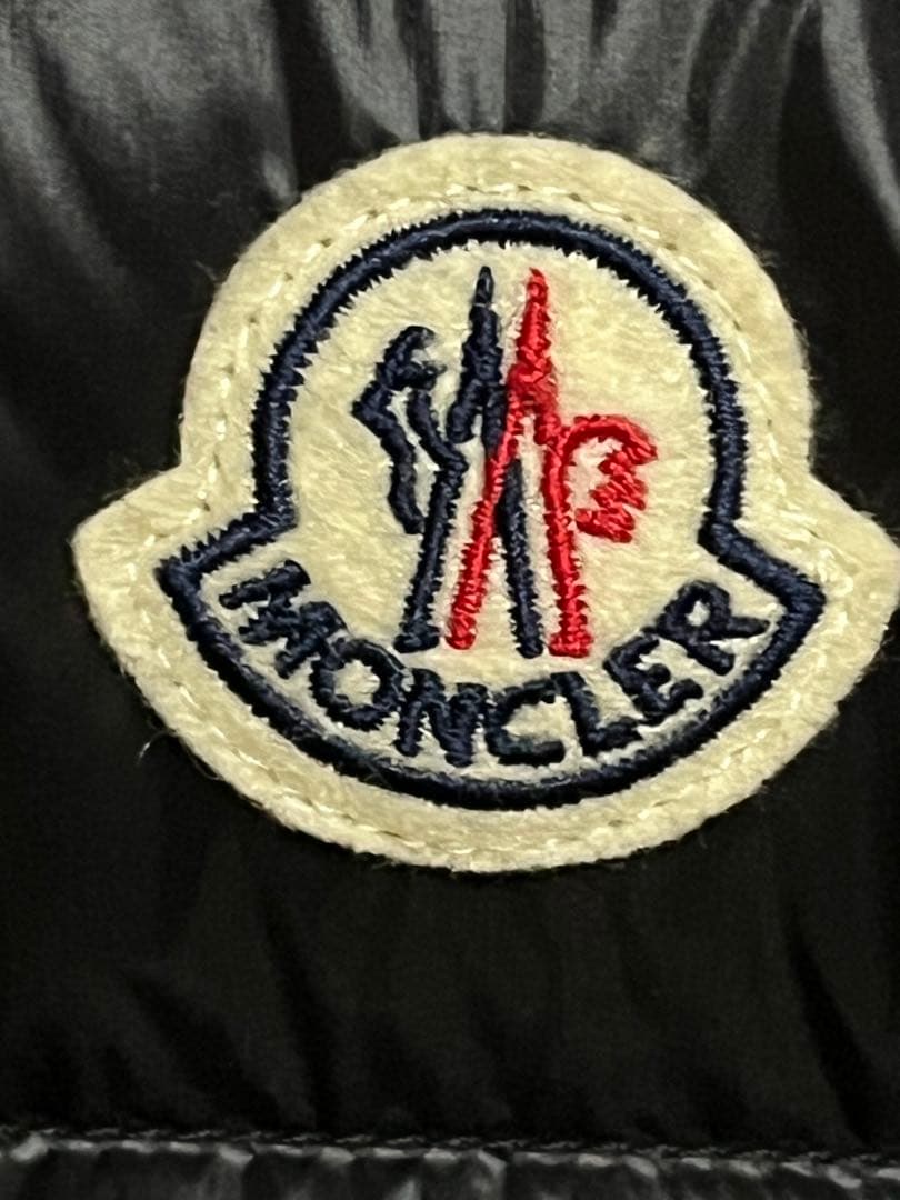 モンクレール GUI キルティング　ダウンベスト 黒 サイズ4