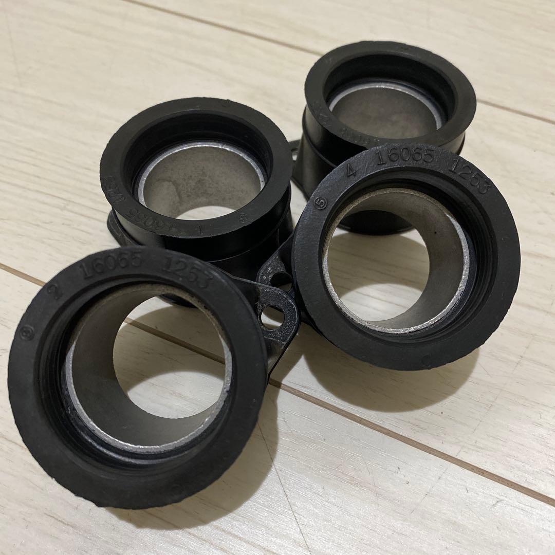 t*7様 ゼファー1100 カワサキ純正 インシュレーターセット (16065)