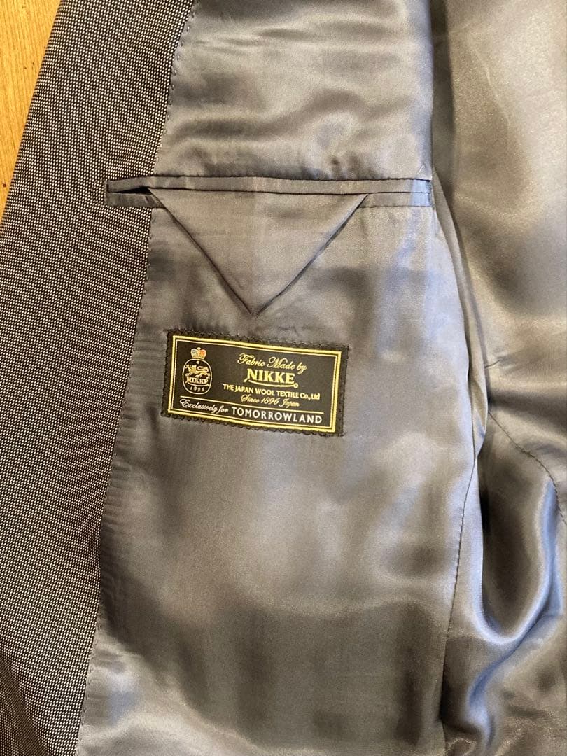 TOMORROWLAND新品タグ付きスーツ