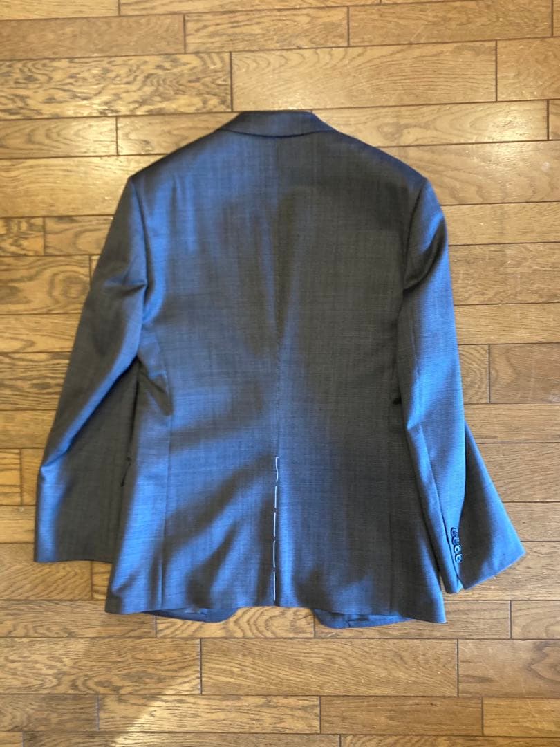 TOMORROWLAND新品タグ付きスーツ