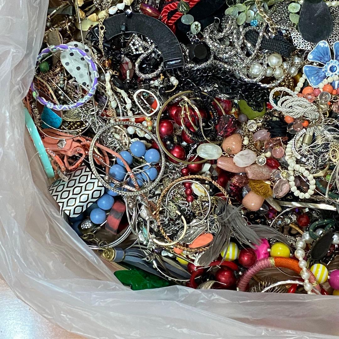 大量まとめ売り　ジャンク　未選別　アクセサリー色々③　約11.3㎏　ネックレス他