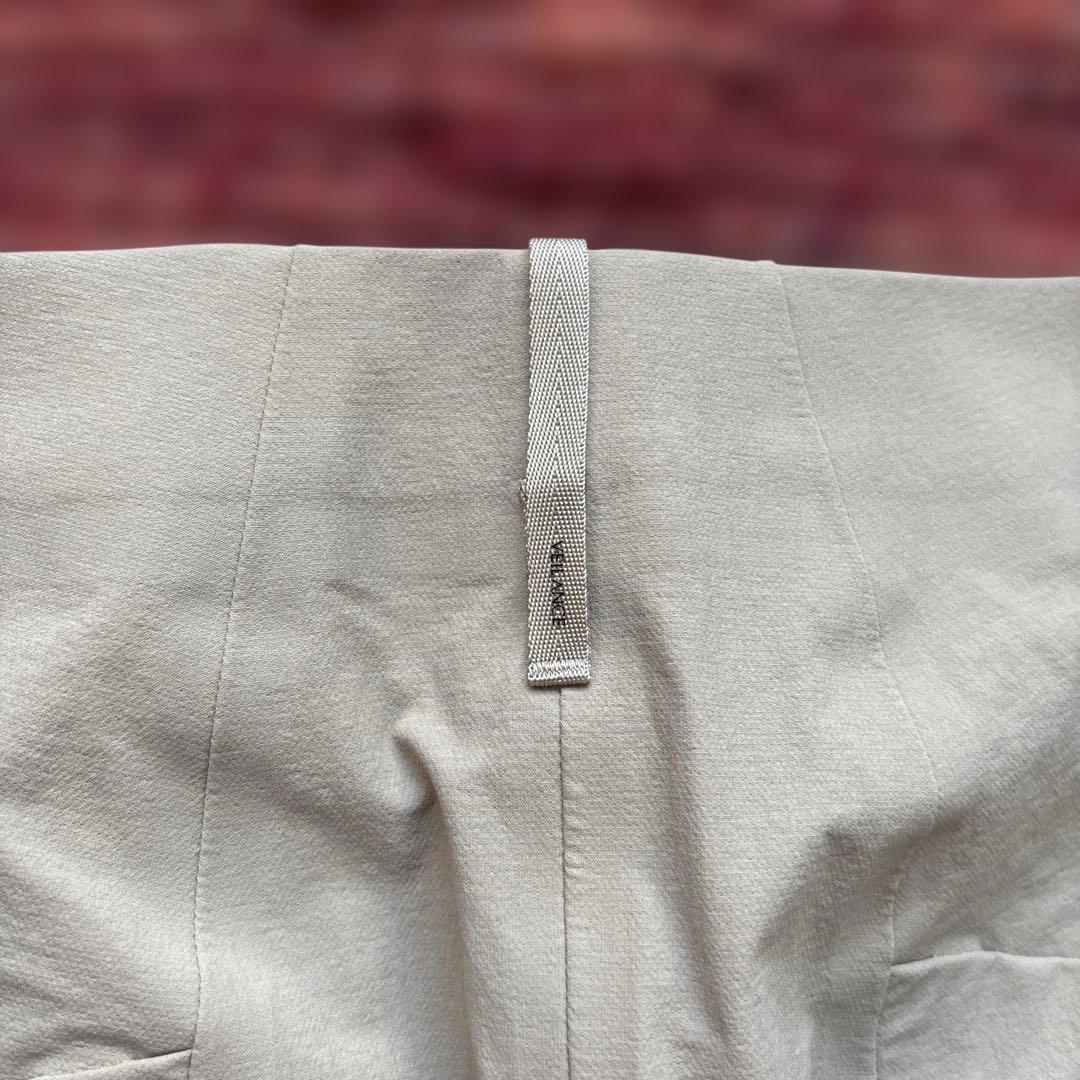 ARC’TERYX VEILANCE ベージュ パンツ