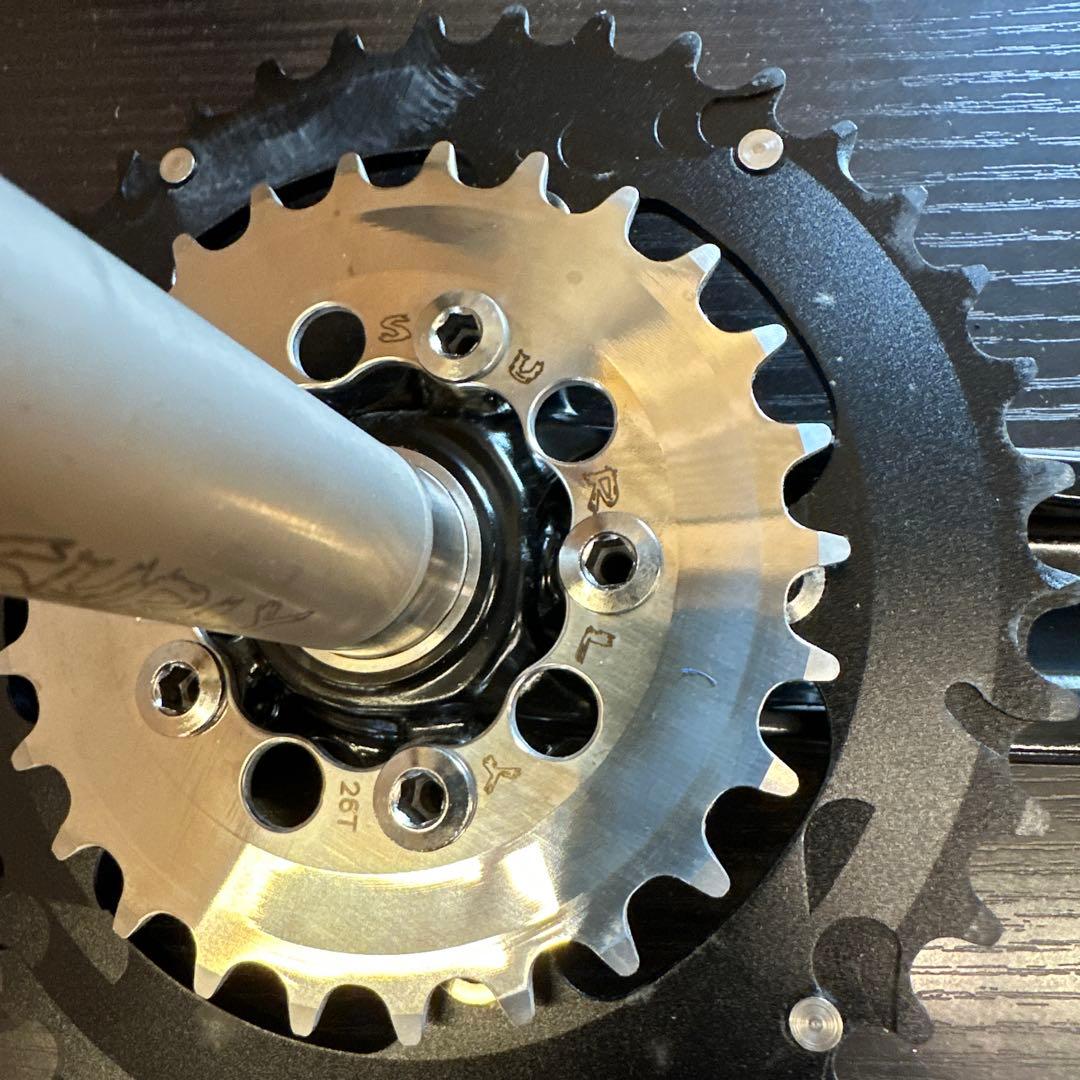 e*p様 サーリー　クランクセット　新品