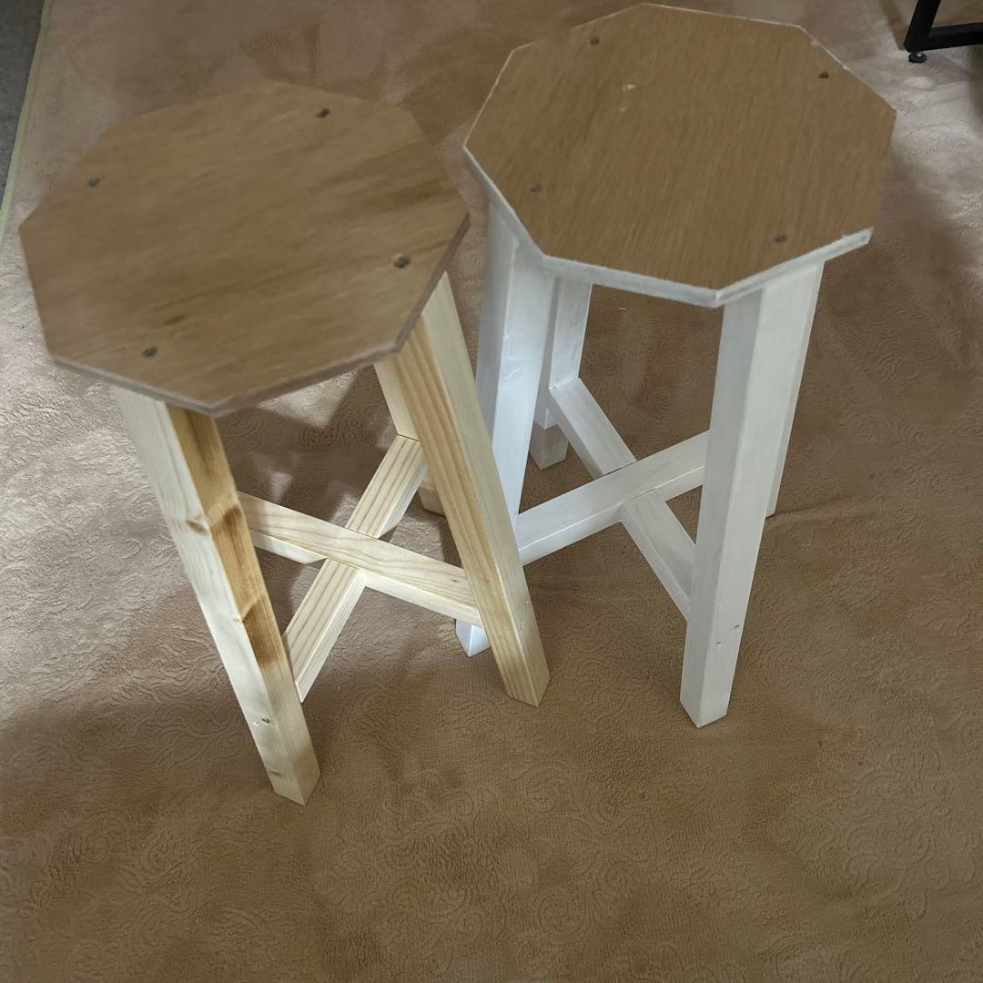 サイドテーブル。ジュリアンです。