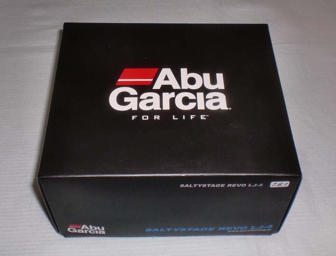 アブガルシア　ソルティーステージレボ　ＬＪ－４（Revo LJ-4）【右巻】新品