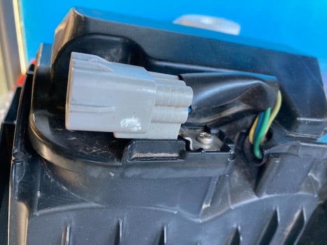 日野プロフィア純正テール左右