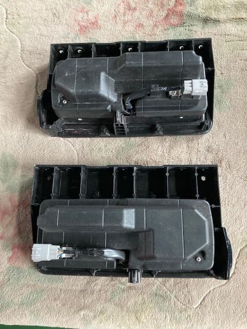 日野プロフィア純正テール左右