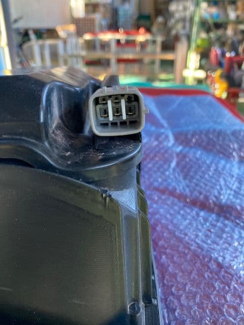 日野プロフィア純正テール左右